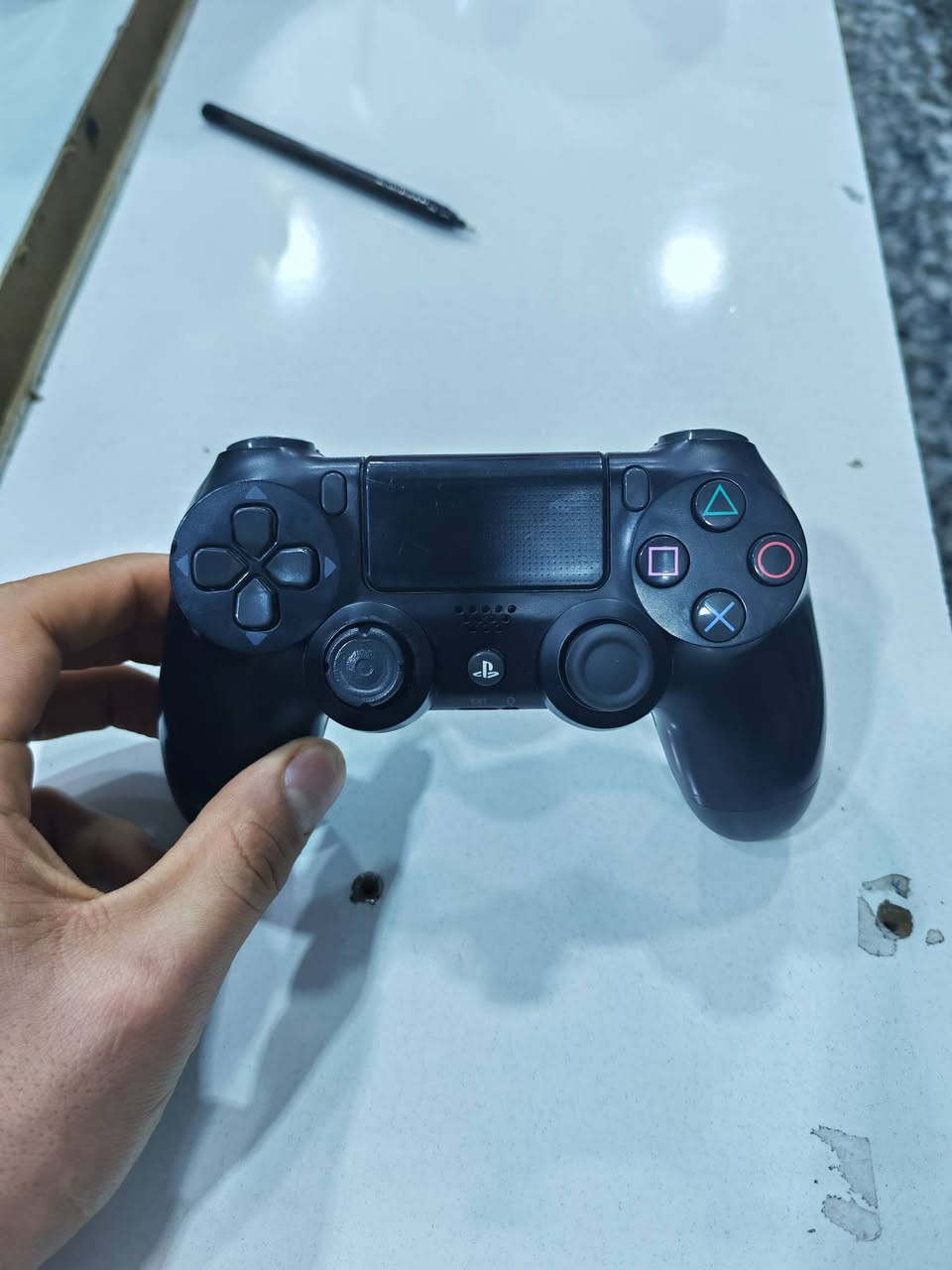 قرص هوريزن عربيه نسخه الاضافات نضيفه فول و حامل تبريد واقراص بلي ٤ جديد  ويده اصليه فقط تصرف شحن تحتاج بطاريه  ٥٠ الف شلعه
بغداد الحسينيه ***********
