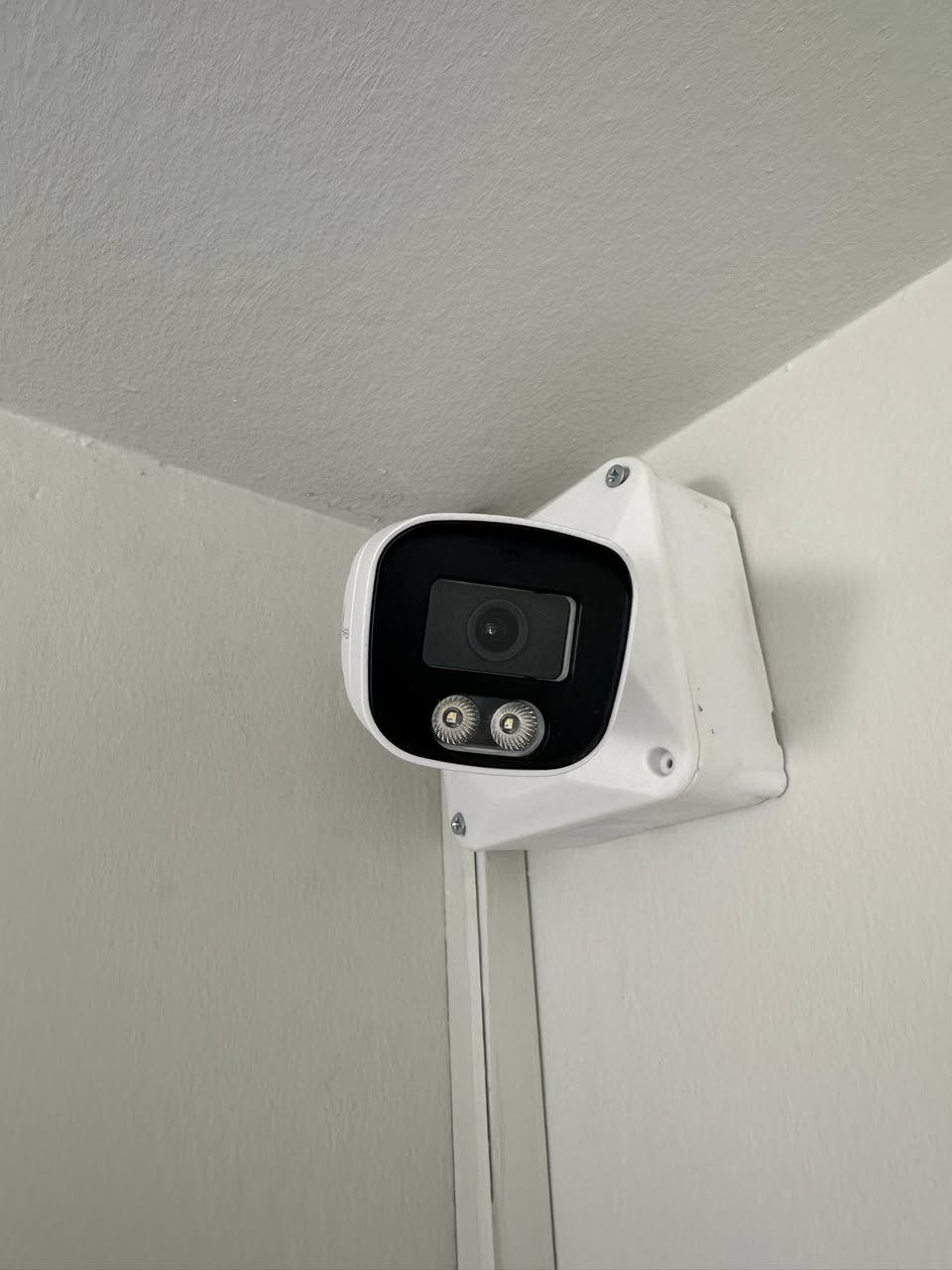 السلام عليكم
تجهيز ونصب كامرات ip  و أنالوج
وعمل داتا سنتر ونصب عاكسة 
نسلم شغل كامل 
مرتب احترافي 
تواصل. 
***********

https://www.instagram.com/m9p97?igsh=MXM0andvcHR1bm9zOA%3D%3D&utm_source=qr
