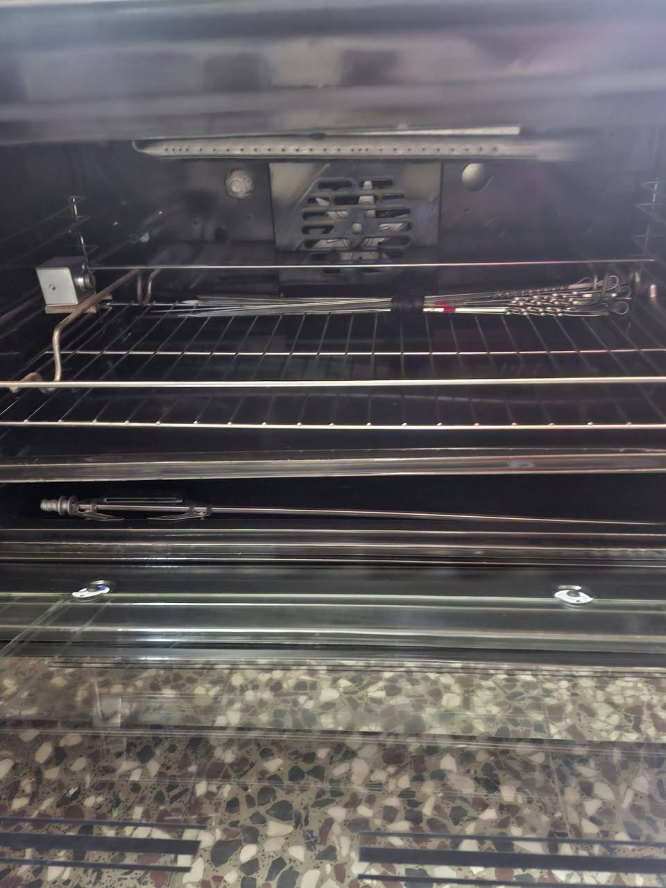 السلام عليكم طباخ جديد للبيع تكمه خمس عيون


**إذا كنت صاحب هذا الإعلان وتريد حذفه لأي سبب، رجاءا أرسل رسالة إلى الدعم الفني**