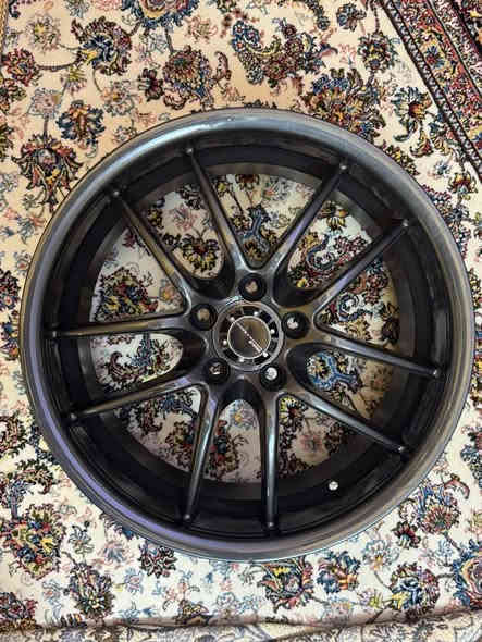 السلام عليكم 
تخم ويل حجم 18
Work s2r
اصلي ياباني قطعه وحيده بالعراق 

امريكي-كوري-ياباني 

مكاني بغداد شارع فلسطين توصيل عدي 
***********
***********
