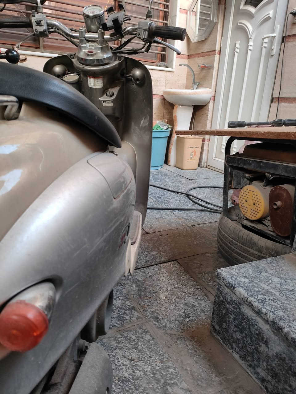 عنوان بغداد الجديدة
سرعة 60 تشتغل سلف هندر نظافة كدامك مابيها شي شلعة قوية ، دراجة نثية عبد الحليم ، لايتات اشارات صندوك نظيف ، تواصل ***********
