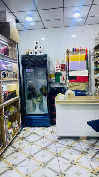 للبيع او مراوس بسيارة مكتبة ومحل هدايا وورود  يوجد فيه حساب الكتروني ٤ الف  شغال سبب البيع عدم التفرغ لكون راعي المكتبة موظف للاستفسار مراسلة الرقم *********** البصرة
