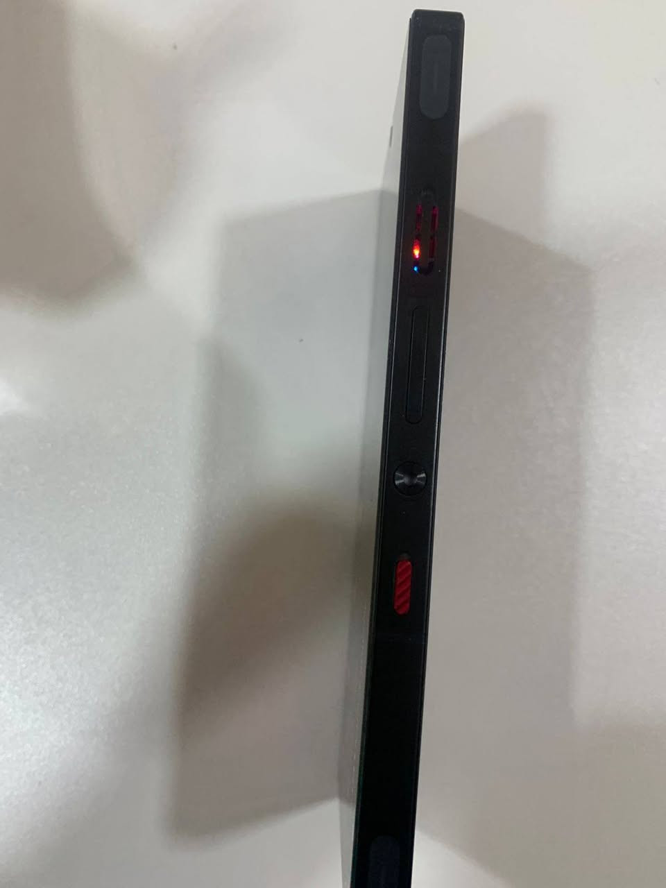 السلام عليكم هذا REDMAGIC 10 Pro للبيع متوفر مدينة الصدر قرب مكتب السيد
ذاكرة 256و الرام 16

يشغل 120فريم كل الالعاب معالج Snapdragon 8 mobile 

نضيف بحالة الوكالة  مع الكفر والشاحنة 80واط مع علبة الضمان4سنوات 

تليفون كلش قوي شكد متريد مواصفات بي مع الكامرة 8k و4k 60 و 40 فريم بلكامرة مع المعالجة الذاتية للصور 

وبعد بي مواصفات معرفة ما يحتاج اشرحن 

ملاحظة شرط الفحص تجي للبيت تفحص

والسعر750 وبي مجال للطيبين 💲💱 

للاستفسار رقمي***********
