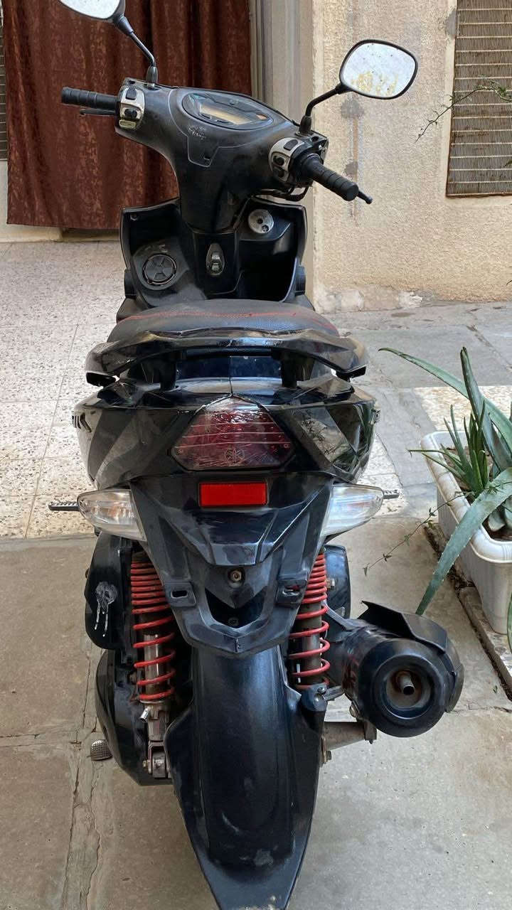 سلام عليكم شباب دراجة جي تي ار للبيع دراجة حلوة ونضيفة بيها ملاحضات بسيطة بيع مستعجل السعر 650 وبي مجال مكاني بغداد للاستفسار اكثر *********** بغداد, العراق
