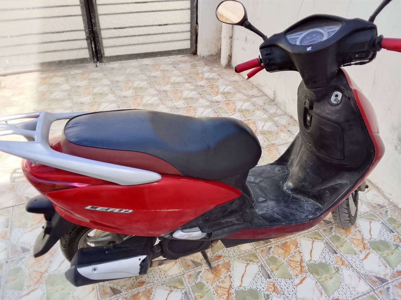 السلام عليكم ليدي حديث للبيع مفتوح نظيف شغال كله سعر 700 بمجال الاستفسار على هذا الرقم ***********
