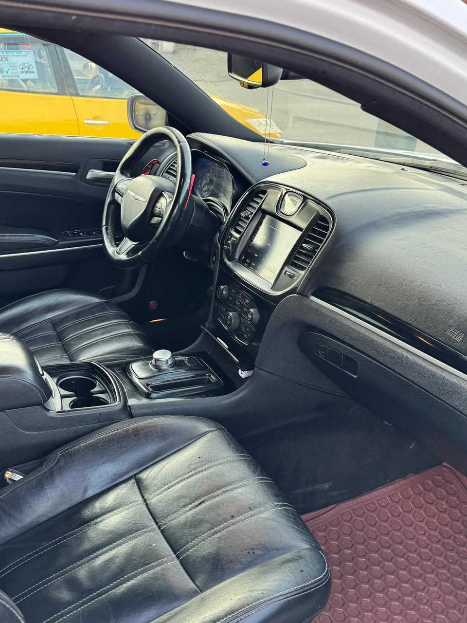 المديل 2018
الضرر قطعتين 
المسافه ٨٠ ميل 
السعر 210 
العنوان بصره ***********
