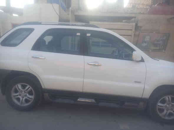سيارة كيا سبورتج موديل 2006 وارد خليجي مكفولة ...لون ابيض ...كفالة عانة..تخم تاير... رقم واسط انكليزي...هزة جديدة 2025....***********....قاسم ابو محمد
