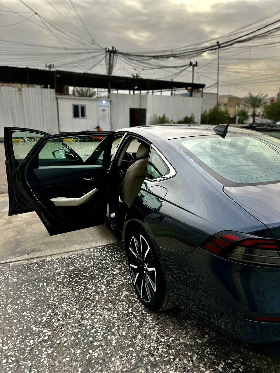 السلام عليكم
هوندا اكورد2024 تورنك

 اعلى فئه

السيارة ماشية11/م/

• مكينة 2000 هايبرد تنفس طبيعي

المواصفات ✨

•تشغيل عن بعد تقفل الجام والسلايت وايضا تفتح عن طريق بصمة اليد

• شفتات ستيرن 

• شاشة كبيرة

•كشنات جلد

•فتحة سقف 

• كاميرا خلفية    

• رادارات 

حساسات 360 درجة

• مانع تصادم

• محدد مسار 

• تصحيح مسار

•بصمه تشغيل ابواب 

• مثبت سرعة

• مانع انزلاق

• دخول ذكي 

• إنارة ترحيبية

• هندبريك كهرباء 

• حساسات مطر 

• أوامر صوتية

• 4 أنظمة قيادة

تشغيل عن بعد 

كشن كهرباء 

شفتات ستيرن 

تبريد قطعتين 

خزن ميموري 

كشنات اثنين كهرباء 

  🔰الحادث 🔰

وضح بل منشور بدون شواصي ولغد 

موقع 📍

بغداد حي العامل 

سياره مرقمه بغداد بسمي 

للاستفسار الاتصال

***********
