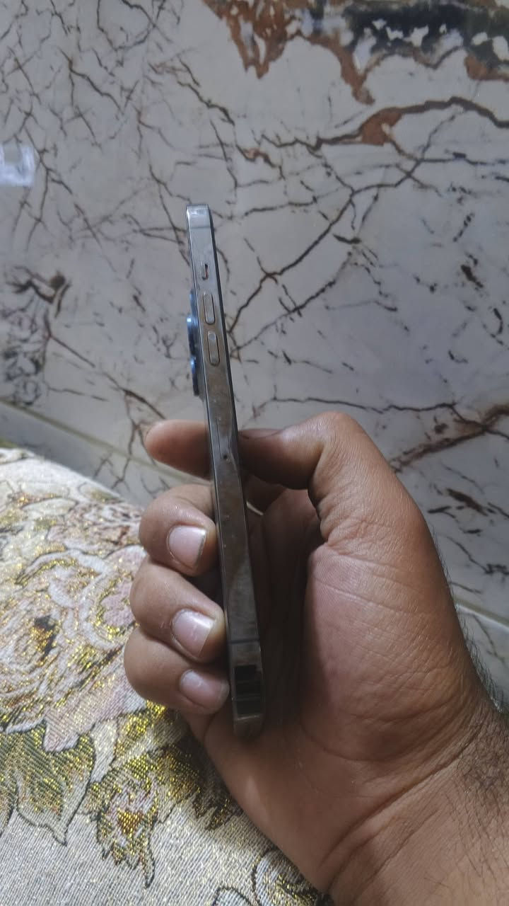 السلام عليكم
ايفون 12 برو ماكس مكفول مامفتوح بطاريته 81 كلشي مااملعوب بي 
فقط الخط واقف تخطي ..يعني شريحه اكترونيه ..
فيس ايدي شغال سعره خاص  
لتواصل اتصل او واتساب ***********@
