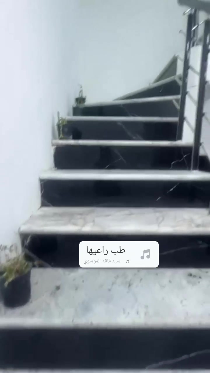 السلام عليكم دار للبيع سند 25
مساحه 100طابق ونص 
عنوان جمعيات حجي حسن الثانيه اربعه سايدات  
ارتفاع طابق الاول اربعه اله ربع  طابق الثاني ثلاثه وربع يحتوي على غرفه وحمام وصاله 
سعر على خاااص  
رقم الهاتف ***********
