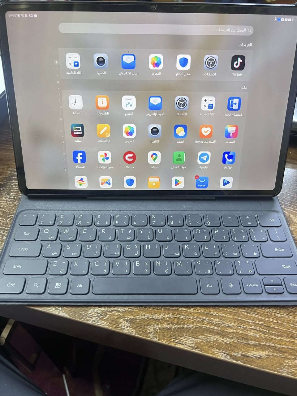 هونر باد 9 ذاكره 256  شاحنه كيبورد.  كارتونه ماله كله موجوده  السعر 300    الرقم ***********
