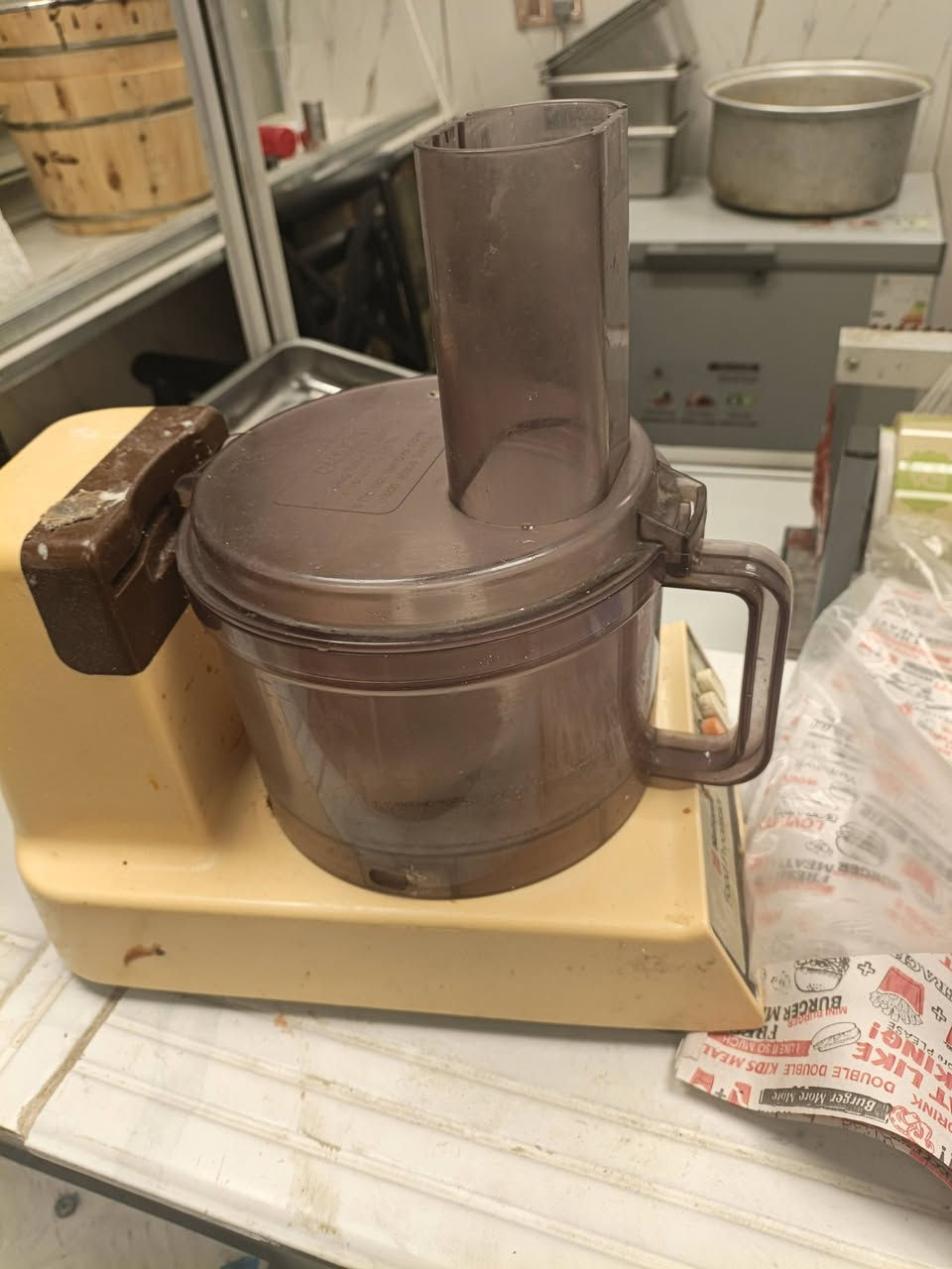 غراض مطعم للبيع خلاط حمص ياباني باله
شويه كباب جديده ممستخدمه هواي 

براد مقبلات شرط شغال ثلج مع بلانكاته وخاشوكات كامل  شياش كباب شوايه كص كامله مع الأستان وسجاجين ساحبه عارضه كباب كابسه صاج اخت الجديده وبعد عندي غراض هواي بلانكات طباخ فلافل مال عبه وصاص *********** وات ساب متوفر خط متوفر
