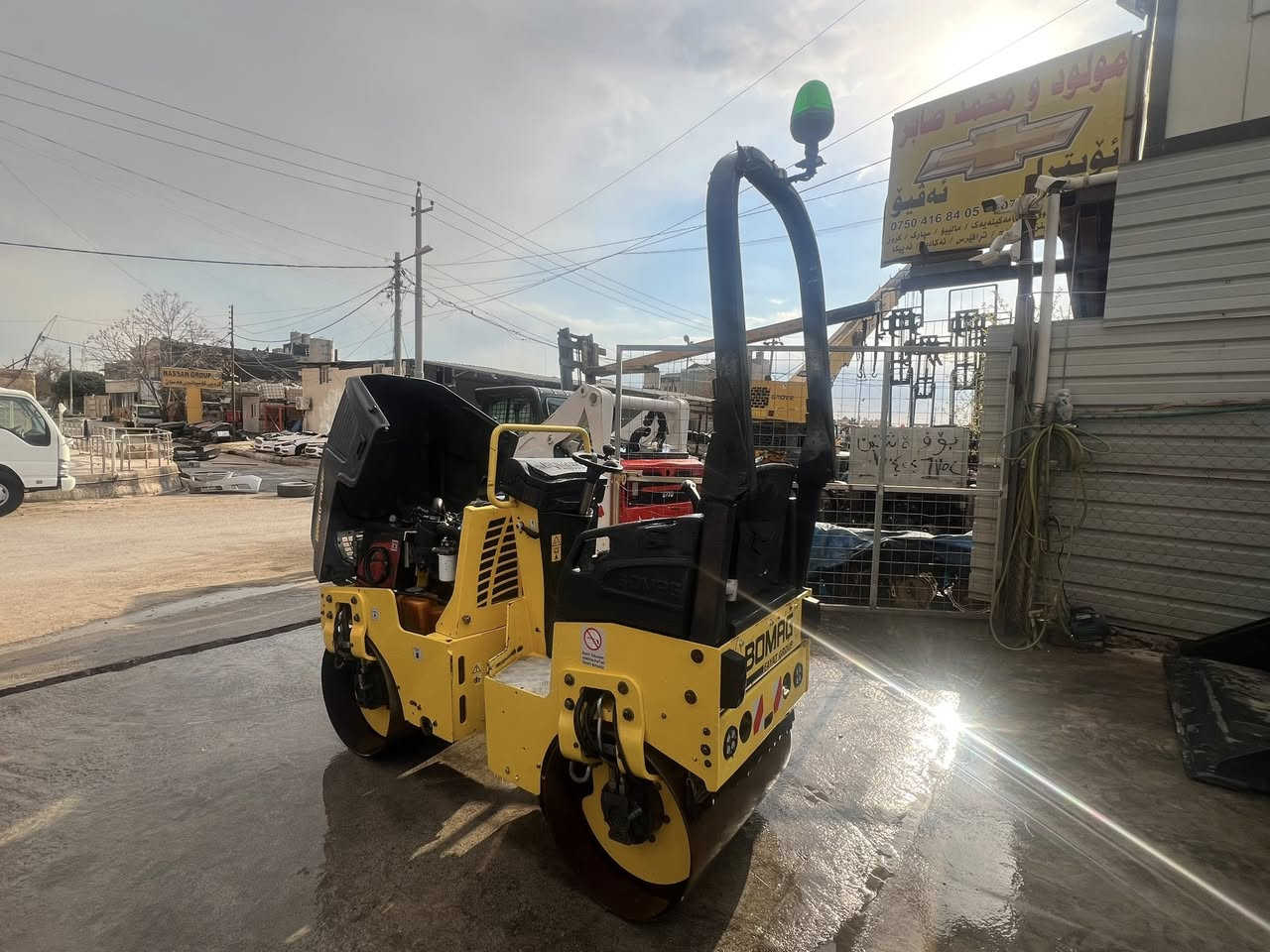 Bomag 2011 80سم   
دخول جديد محريك كابوته 3 سلندر 
جديد جديد ارخس سعر  مكان أربيل صناعه شيماليه 
*********** ***********
