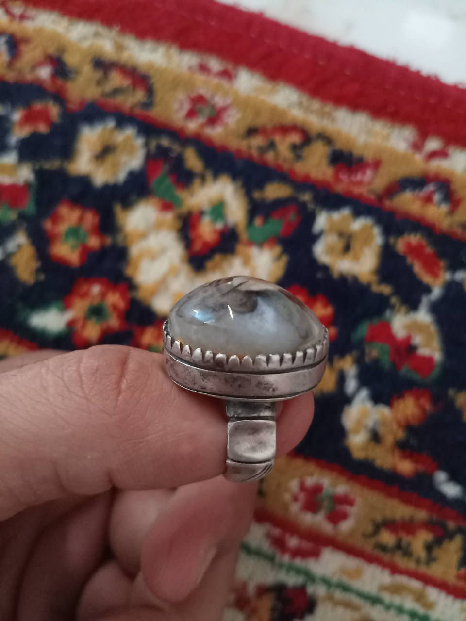 محبس حجر سليماني للبيع
***********
السعر ٦٠ وبيه مجال غير متواجد ع فيس
مكاني نجف
