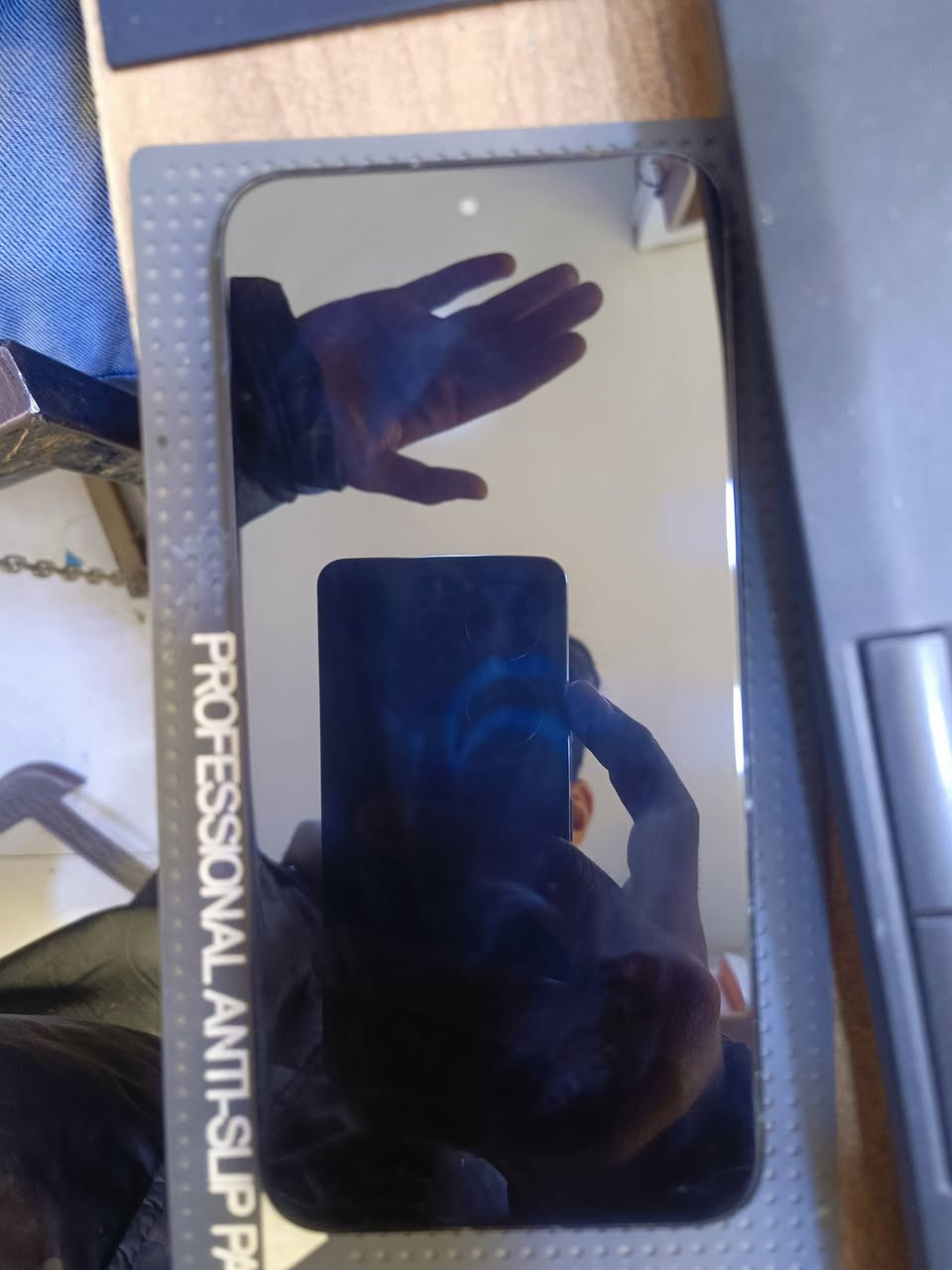 السلام عليكم
بوكو F7 
الجهاز نضيف و مرتب ممفتوح
ذاكره 512 عشوائيه 16
السعر ٤٠٠ وبي مجال بسيط
***********
