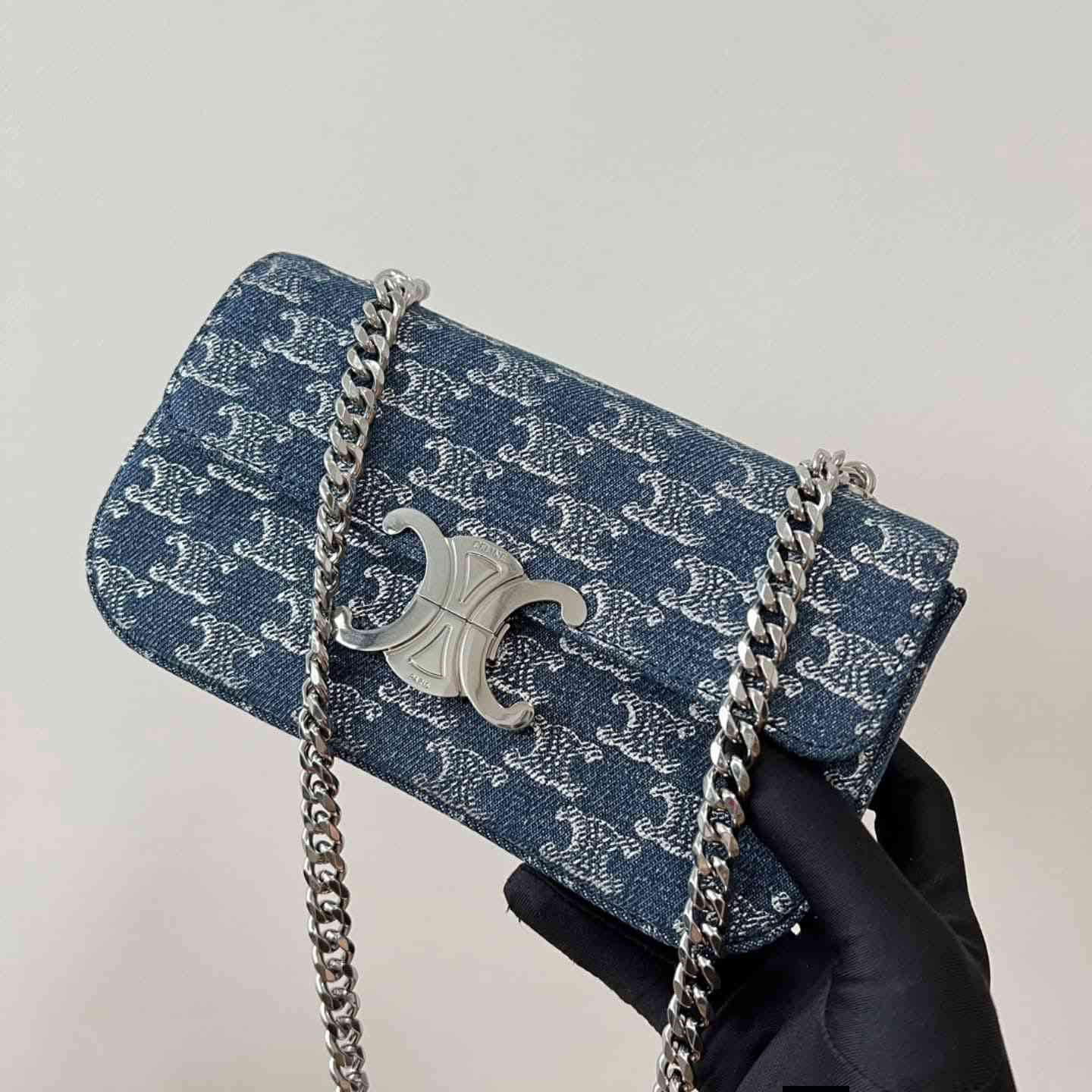 جنطة ماركة سيلين.. للذواقات..والمرتبات..الحجز واتساب


**إذا كنت صاحب هذا الإعلان وتريد حذفه لأي سبب، رجاءا أرسل رسالة إلى الدعم الفني**