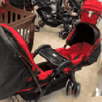 عربانة توأم • سرير أطفال • مستعمل مرة وحدة