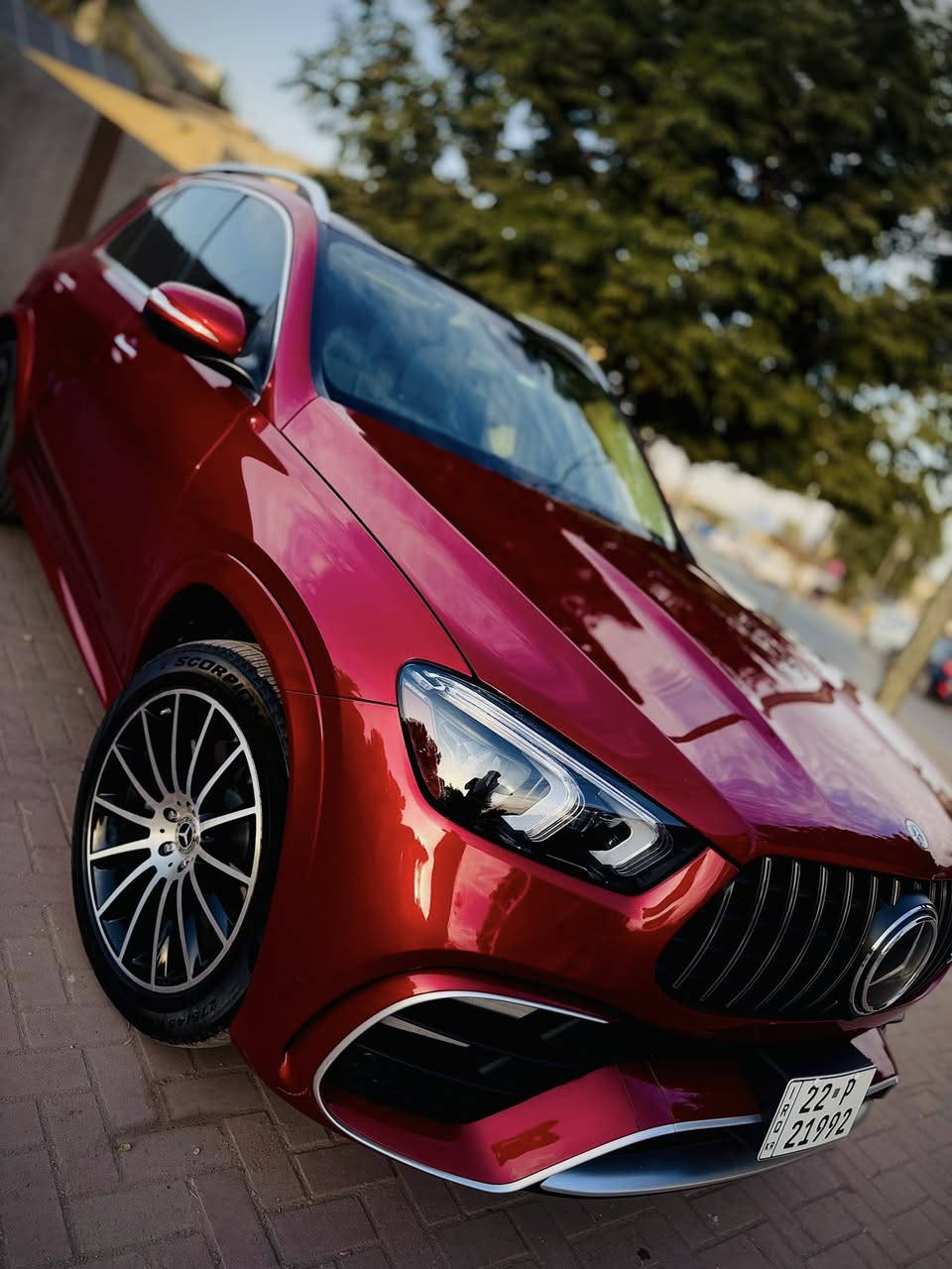 مرسيدس GLE 450
الموديل _ 2023
العداد _ 40 الف ميل
وارد امريكي
دخول جديد ما ماشيه بالعراق

محرك 6 سلندر 3000 تيربو مع نظام هجين خفيف EQ boost بقوة 381 حصان

* نظام دفع رباعي 4matic
* گير 9 سرعات 
* لون مميز ماروني والداخل بيج

* فتحة سقف بانوراما

* التصميم الداخلي والتقنية: شاشات عرض مزدوجة مقاس 12.3 بوصة (للوحة العدادات ونظام المعلومات)
* نظام MBUX للترفيه مع التعرف على الصوت، أبل كاربلاي وأندرويد أوتو وشحن لاسلكي، وإضاءة محيطية.
* هيد اب دسبلي ( داتا شو ) 
* عليها كت AMG

* سستم صوت ماركة برومستر
* لايت امامي ملتي بم
* اوتو بارك مع اوتو ستوب
* قياده ذاتيه وتثبيت مسار
* رادارات وكاميرات 360 
* مقاعد جلد وميموري وتدفئه وتبريد وتحكم كهرباء بالكامل
* الصندوق كهرباء
* التبريد قطعتين امامي وخلفي
* الابواب شفط
* تخشيب صاج الدشبول والابواب
* تدفئه وتبريد الاكواب
* تدفئه استيرن مع تحكم كهرباء
* ويل كب حجم 21 مع طخم اطارات بيرلي وكونتيننتال جديد
* بصمات 2 وياها 

باقي المواصفات ماتحضرني ومعروفه للجنايه 

* حادث السياره جاملغ امامي مبدل مع تصليح اطراف البنيد والباب بدون دواخل نهائياً
* الايرباك راجع بلادي مو مقاومات
* صور الحادث مرفقه بالمنشور 

السياره بيها متعة قياده وفخامه كلش راقيه 

* رقم اربيل تحويل مباشر 
* وبيها موافقة تضليل 80‎%‎
* مكان السياره بغداد 

* سعر البيع 48500 دولار قابل للتفاوض 

للاستفسار اكثر 
***********

…………………………………………..
