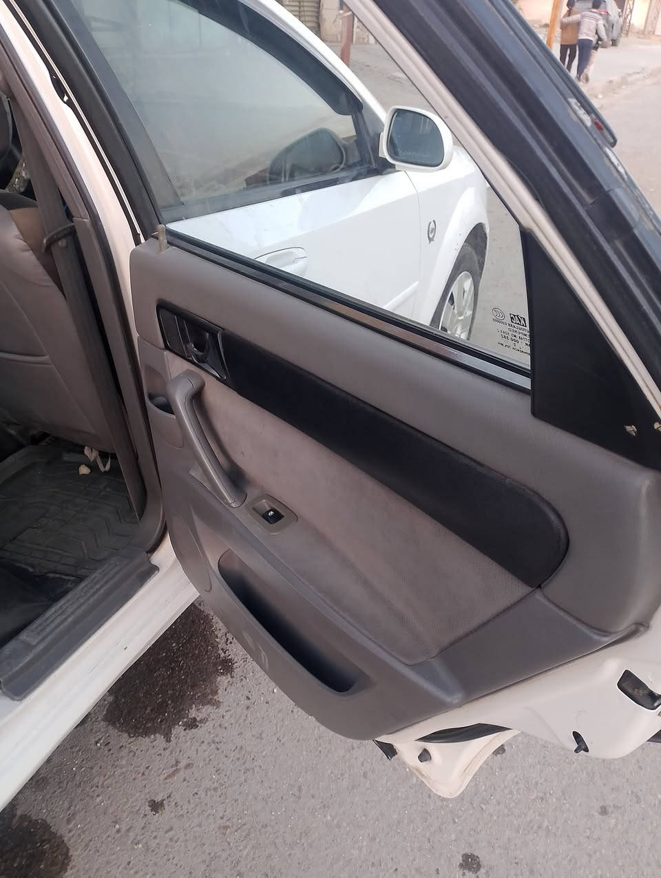 السلام عليكم 
سياره اوبترا ٢٠١٠ 
رقم بغداد بأسمي 
رقم انكليزي
ضرر بيها جاملغ الأيسر مبدل فقط
السعر 78 وبيه مجال 
العنوان بغداد المحموديه 
للاستفسار على هاذا الرقم 
‏‪0782 731 9738‬‏
