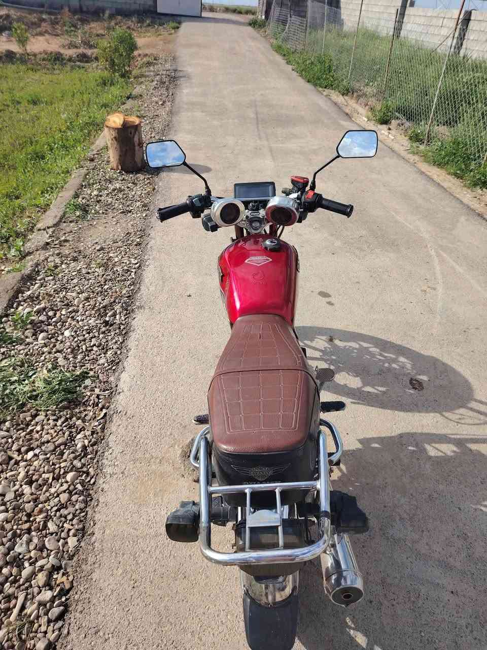 السلام عليكم دراجه موديل. 25 اوراق كامله محرك كفاله بيهه نواقص قليله ستان وتانكي بي طعجه قليله وباتري بس  مكان الخالص التحويله السعر 650 وبيهه مجال ***********
