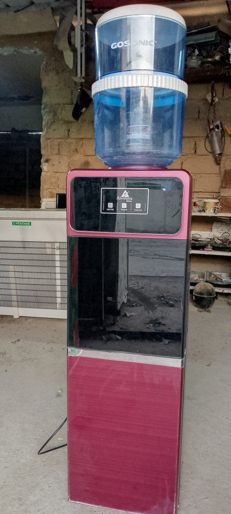 ثلاجات للبيع شرط وضع شركة ما مصلحات للتواصل *********** مع ضمان شهرين
