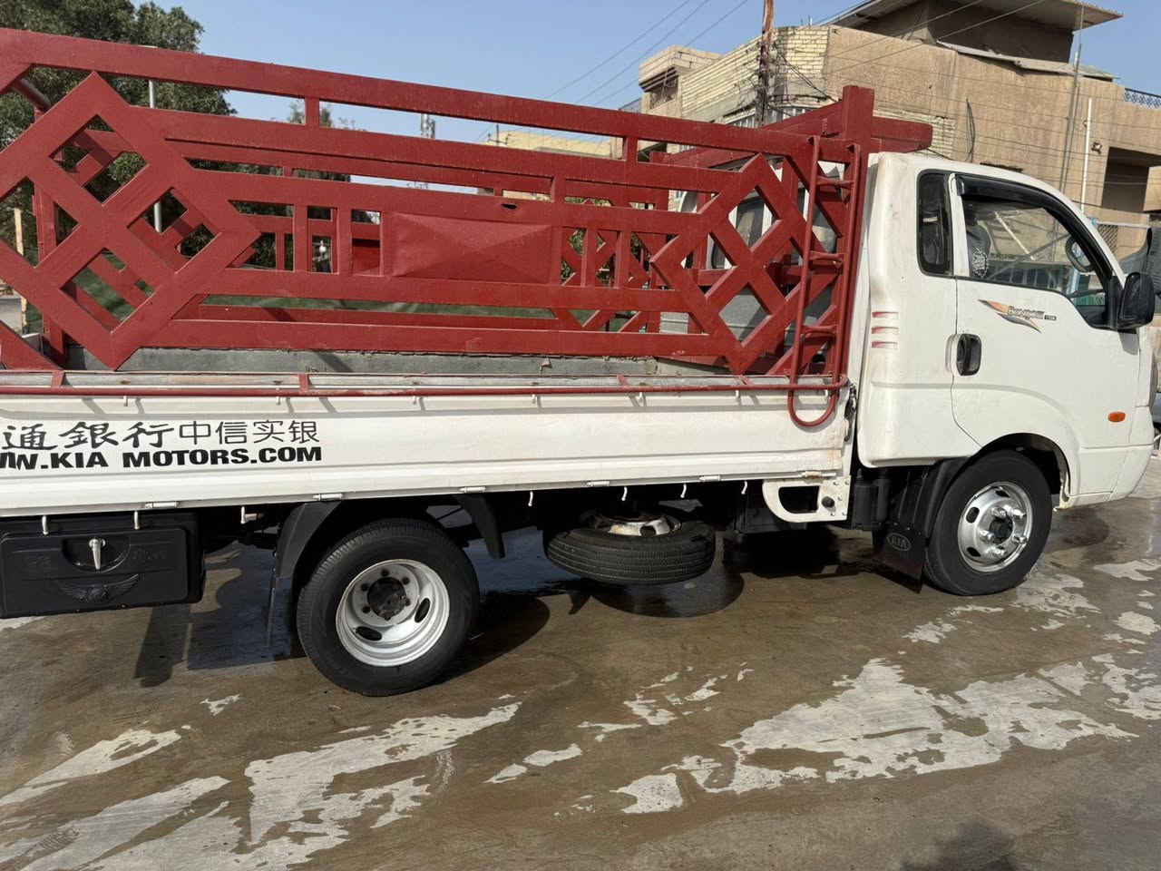 السلام عليكم كيا فحل موديل 2010 سياره حلوه نظيفه جدا رقم بابل انجليزي السعر ب 115 وبيها مجال قليل العنوان بغداد تقاطع درويش ***********
