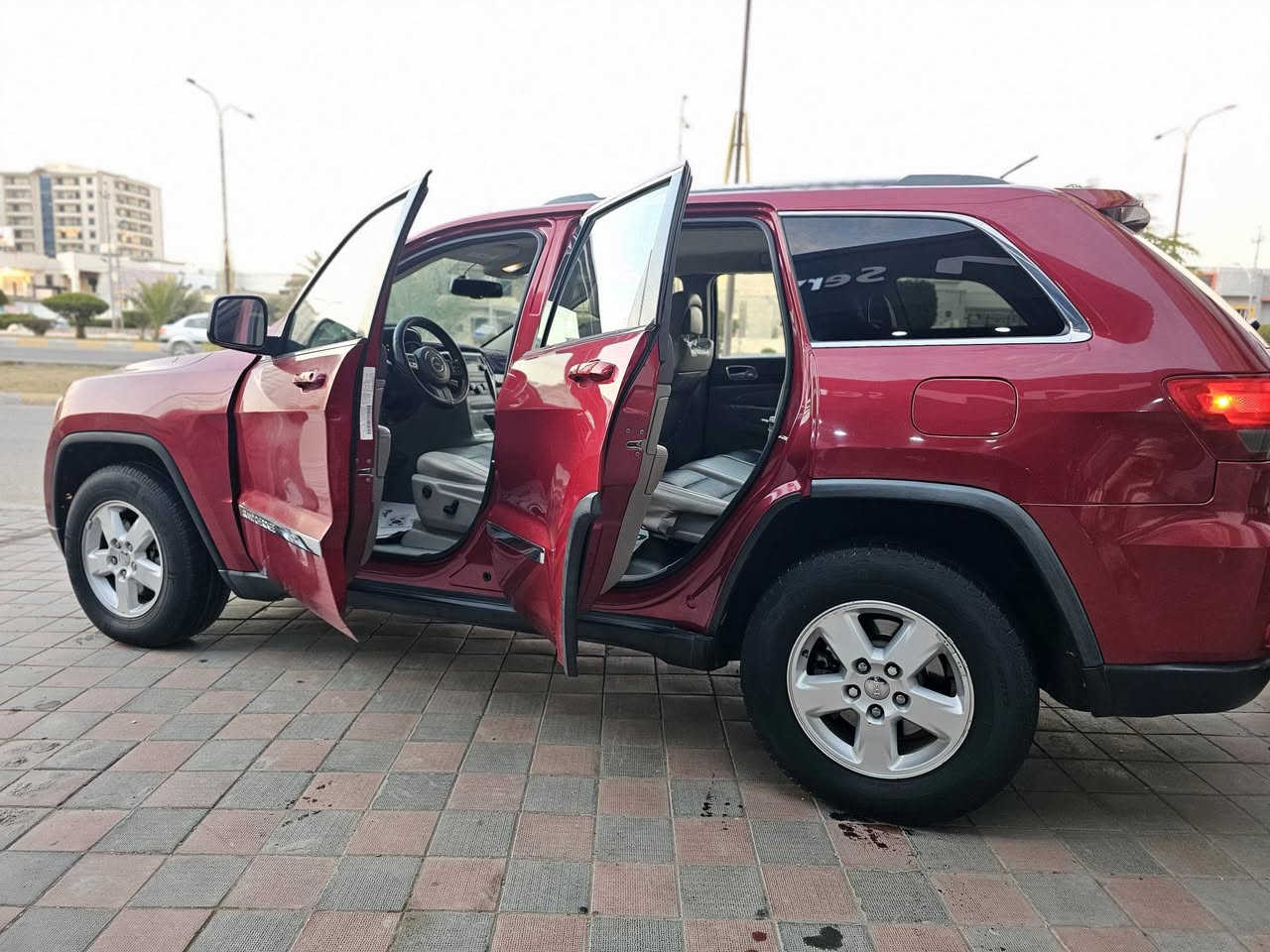 السلام عليكم
اخوان مكلف بالنشر
التفاصيل على الرقم
جيب 2011 للبيع

المواصفات

تحكم ستيرن 

كامره خلفيه

بصمه ابواب وصندوق

تبريد قطعتين 

كشن كهربائي

داخل بيج كلش نظيف

الممشى 133 مايل

وباقي المواصفات المعروفه 

 محرك السياره /3.6 بحاله ممتازه 

كير محرك كله بل شرط
سعر 14.700 
مكان السياره الانبار. الفلوجة
للاستفسار أكثر
***********
