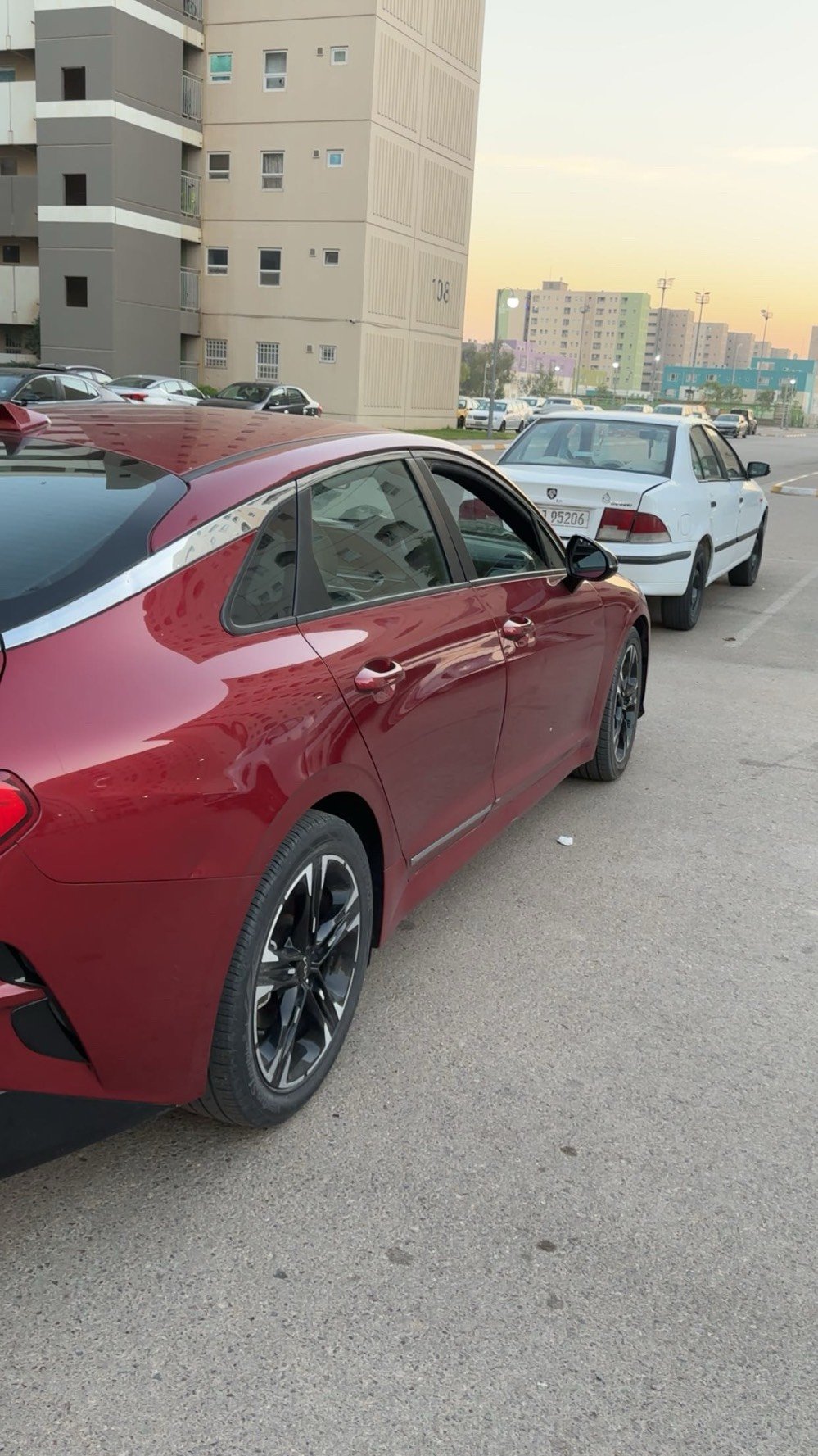 السلام عليكم K5 GT Lainجي تي لاين وارد امريكي 2023 رقم بغداد حره مكينه 1600 تيربو صور الحادث موجوده ع الخاص 
 كير 8 نمرAT كفاله فول موصفات عدا البانوراما
مواصفات
بصمه تشغيل
بصمه ابواب
تشغيل عن بعد سايد بريك بصمه
رادار خلفي و امامي
سياره دفع رباعي
توقف ذاتي عنده الاقتراب
كشن السائق كهربائي
نقطه عمياء
أتو هولد
كشنات جلد تدفئه
خمس وضعيات قياده
زنون LED
ستيرن رياضي حرف D
سياقه ذاتيه
تحديد مسار
شاحن لاسلكي 
كامره خلفيه
نضام صوتي
لد خلفي متصل
لد امامي برتقالي
شاشه كار بلي
مثبت سرعه
شاشه كبيره
مكان بغداد *********** متواجد واتساب السعر 165$ وبيه مجال