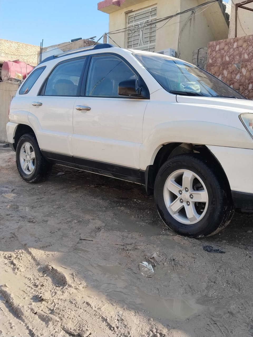 سبورتج 2009 وارد خليجي فتحه بلقماره 
شاشه +كامره خلفيه 
رقمها بغداد 
محرك 2000
سياره ب اسمي مشروع وطني 
*********** 
السعر ع خاص
