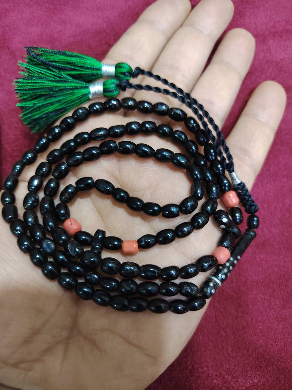 #يسر حجازي قديم 17غرام 101خرزة 
بغداد المشتل 
واتساب***********
