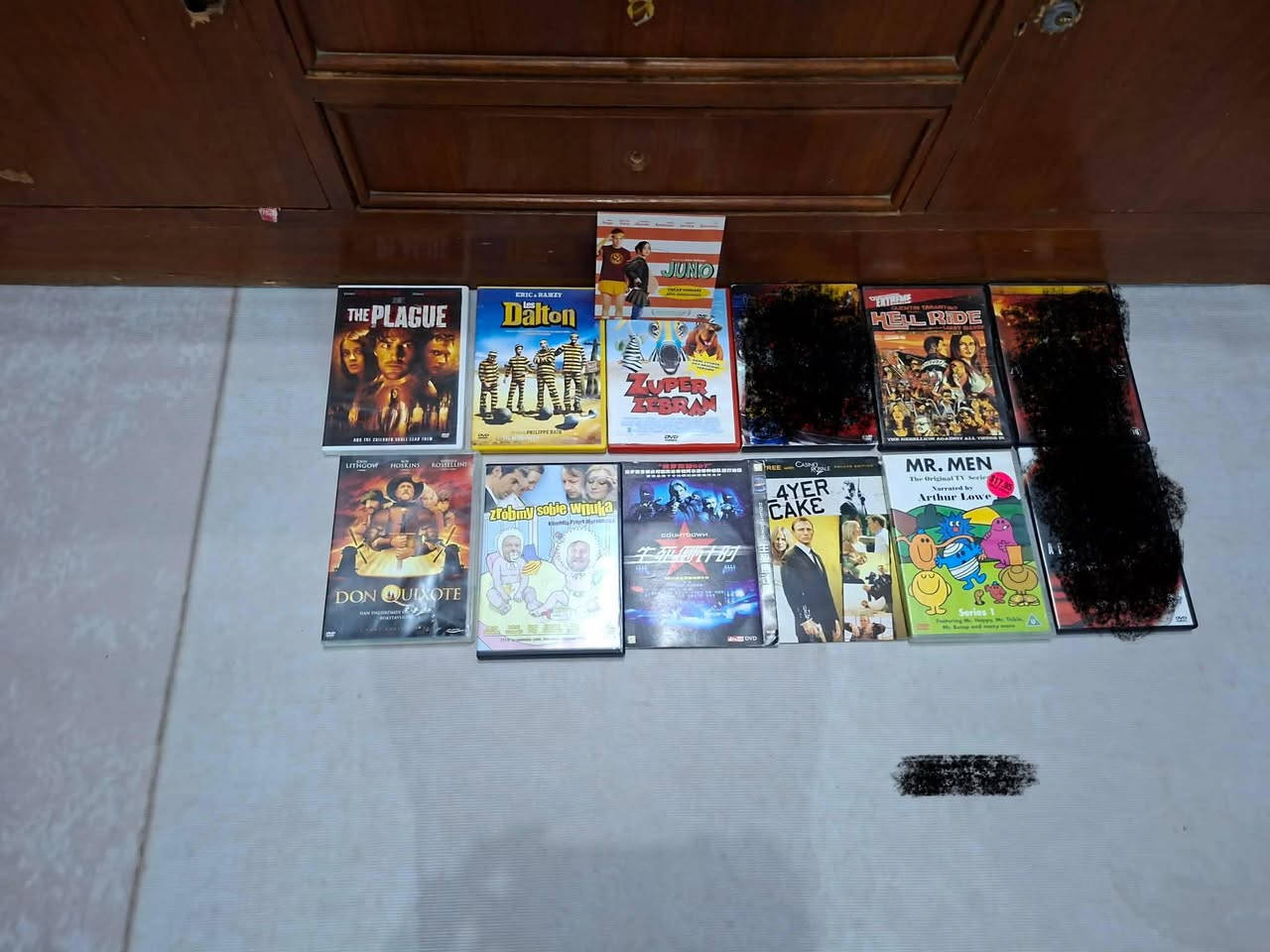 اقراص ديفيدي نسخ اوربية 
عدد 90فلم 
سعر الفلم 1000
وإذا كلهن ب70الف


**إذا كنت صاحب هذا الإعلان وتريد حذفه لأي سبب، رجاءا أرسل رسالة إلى الدعم الفني**