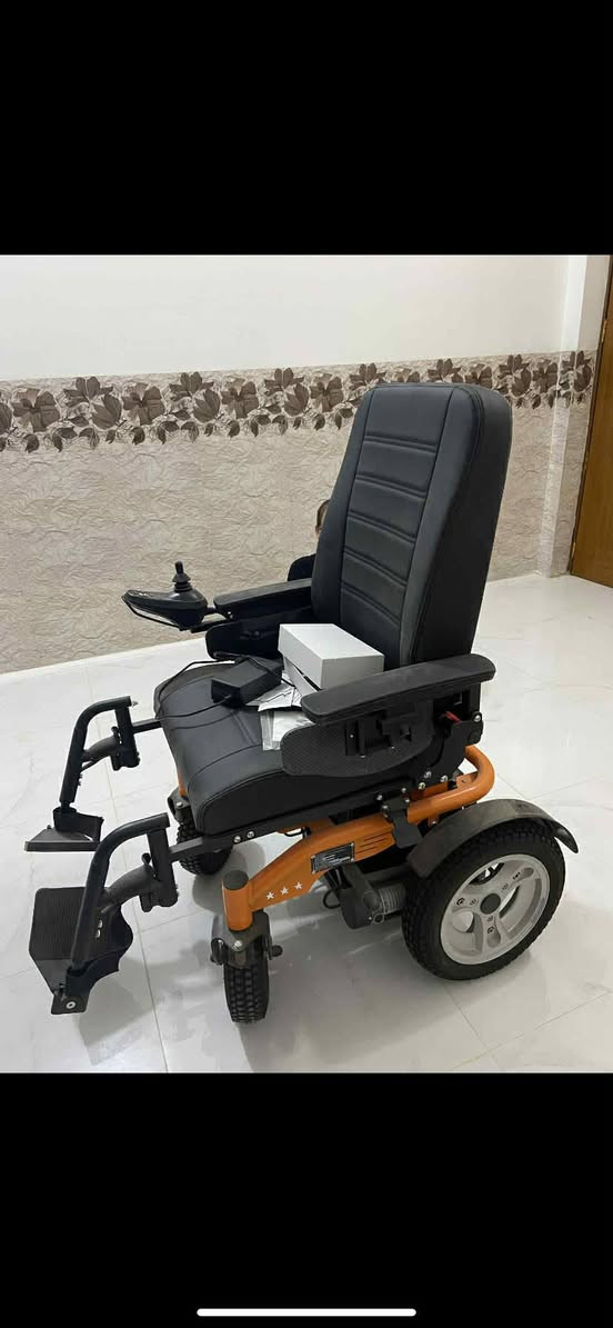 عربانه شحن للبيع جديده غير مستعمله السعر 500وبي مجال رقم الهاتف ***********
