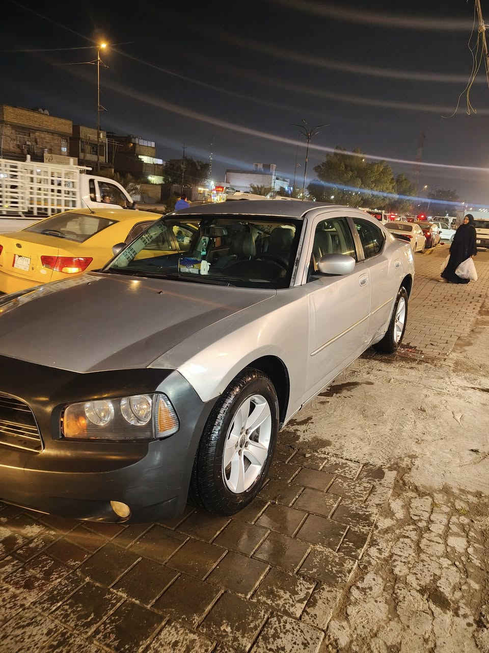 السلام عليكم للبيع جارجر موديل 2009 خليجي
رقم اربيل وكالة باسمي السنويه بعد شهرين تسقط 
السياره بيه حادث مسبق (متجايه) من صفحه الصدر مصلحه وكامله مكفوله من الكص والعيب الشرعي 
السياره محتاجله ترتيب بسيط 
غرفه جلد قبل اسبوع شاده 
سعره 82  رقمي ***********
