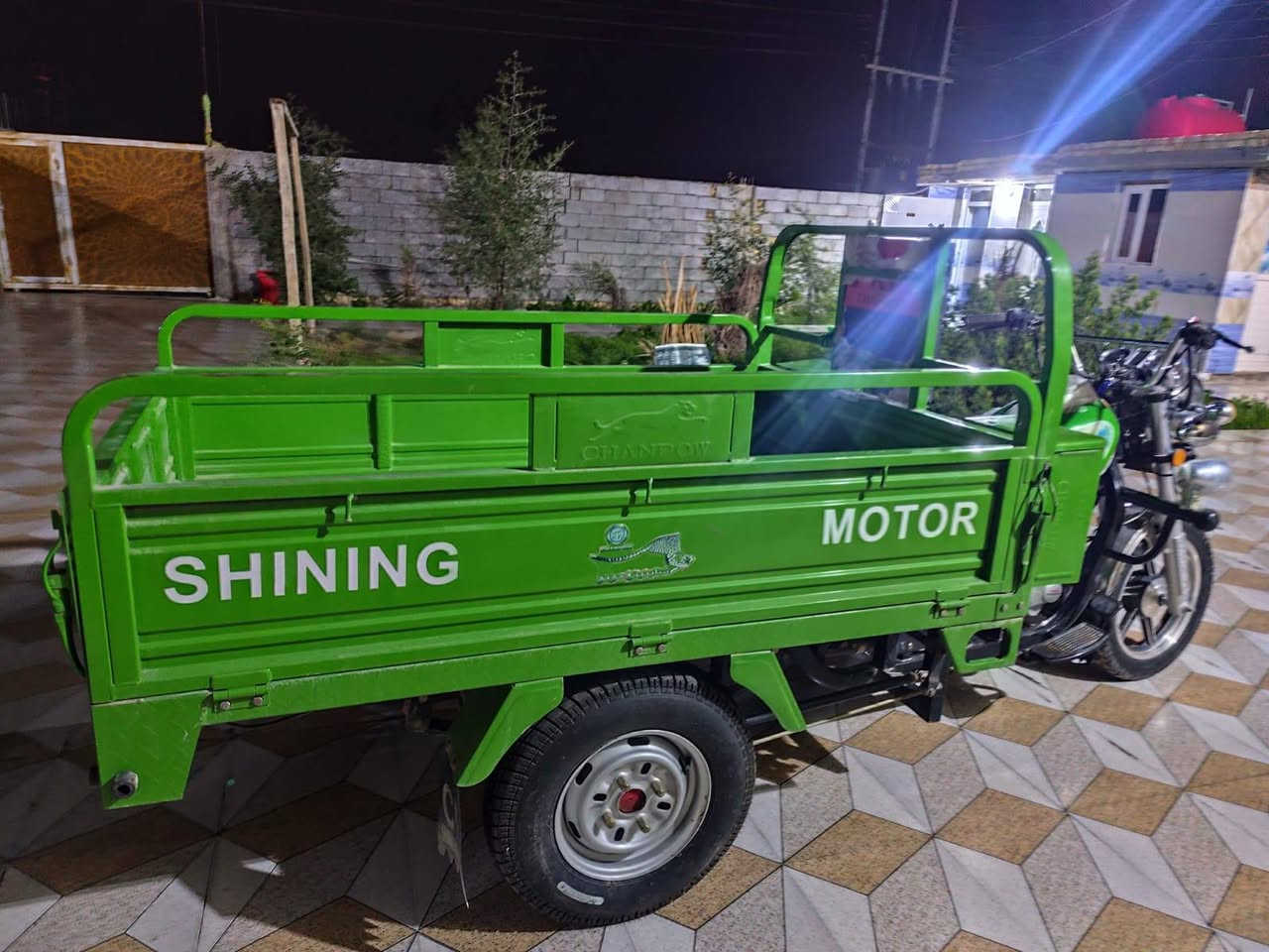 ستوته جديده سبوع من مشتريه ثلاثه مليون ونص وبيه مجال اوراق اصولي. المكان سوق شيوخ الرقم *********** سوق الشيوخ, ذي قار
