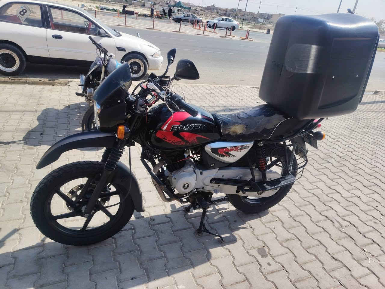 بوكسر جبلي للبيع 23 رقم انبار مشروع وطني تحويل ثاني يوم محرك كير بشرط دراجه نضيفه مال شغل كهربائيات كله شغال عنواني كركوك قادسيه الثانيه شارع ابو *********** ابيع بل قسط
