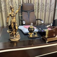 ميز مكتبي • كرسي دوار • طبلية