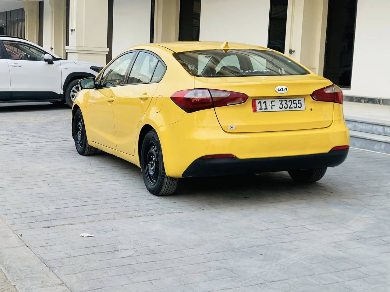 سلام عليكم  

فورتي مديل 2014 وارد. أمريكي 

تخم تاير جديد 

شاشه كأمره 

منضومه زنون 

صبغه جديده 

مكينه كير خير من الله 

صدر امامي خلفي جديد 

رقم بغداد جديد  

سياره حلوه وبل عافيه عل. ياخذها 

مكاني. بغداد الوشاش 

السعر 105  وبيها مجال بصيط حك جيه 

***********
