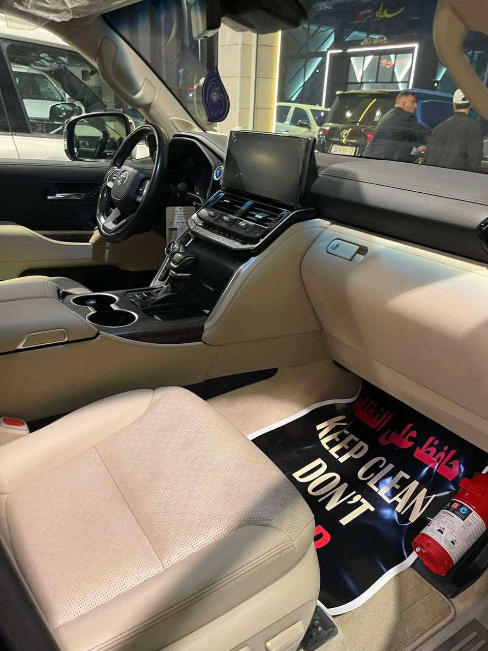 🚘 تويوتا لانكروز بريم UX 2024 لمتد – للبيع
ماشيه: 12,000 كم
كشنات: تدفئة وتبريد أمامي وخلفي
كاميرا محيطية + رادار أمامي
كشن السائق ذاكرة ومموري
شاحن وايرليس أمامي وخلفي
الصندوق الخلفي فلاش
الكشن الخلفي كهرباء
السيارة مكفولة بالكفالة العامة – بغداد
💰 السعر المطلوب: 78,000 دولار
📞 للاتصال: ***********
