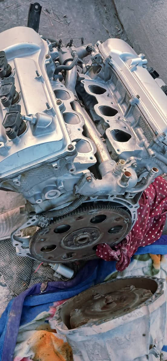 سلام عليكم محرك وكير  لاندكروز 6سلندر وياهن كاردنات وباور وثلاجه وكلج مروحه مكاني بصره شراي ياخذهن بحك الله ***********
