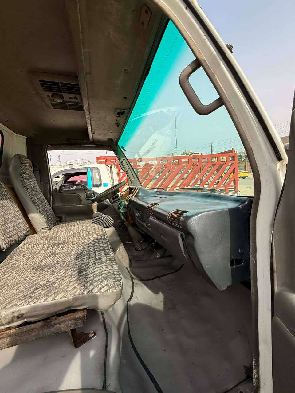 سلام عليكم سياره كنتر موديل 94زوزه قماره مكفوله بدي كنتر تحويل مباشر رقم ميز ابسمي السعر 80وبيه مجال ***********
