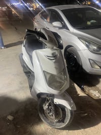 اخوان سكنس نثيا مجفتا قبل اسبوع وكهربائيات كلها شغال سعرها ٣٥٠قفل مكان...