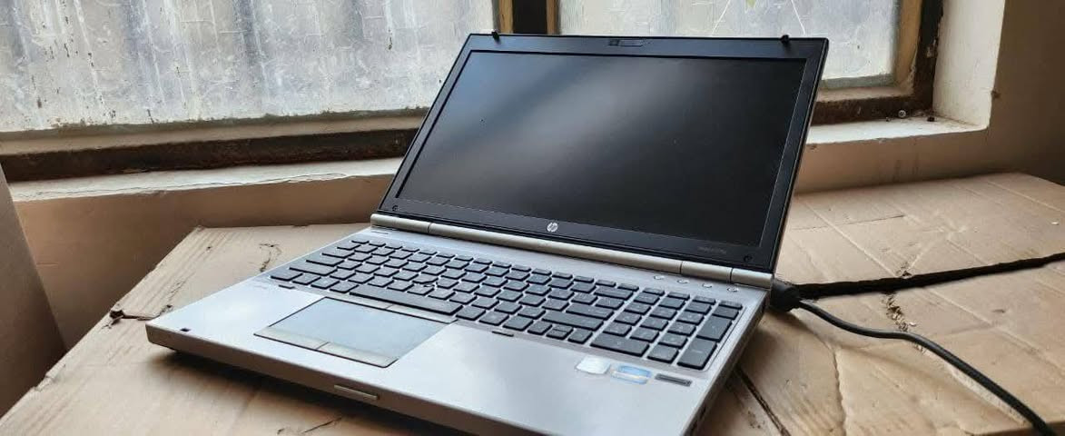 💻✨ للبيع لابتوب HP - Core i5 ✨💻
السعر ١٠٠ الف توجود خظنه توصيل لكل لكل المحافظات 

🔹 المواصفات:
معالج: Intel Core i5
الرام: 4GB
الهارد: 320GB
حجم الشاشة: 14 إنج عالية الوضوح
كيبورد عربي/إنجليزي
منافذ متعددة + منفذ CD
🎁 ملحقات:
جنطه
شاحن
ماوس
📍 السعر: ١٠٠الف والتواصل على الرقم: *********** واتساب
🚚 توصيل لجميع أنحاء العراق
