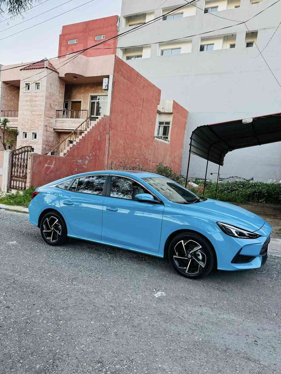 سيارة MG GT للبيع
اللون🔵الأزرق 
الموديل 2️⃣0️⃣2️⃣3️⃣
المواصفات Comfort 🚩
المحرك 1️⃣5️⃣0️⃣0️⃣Turbo
قوة الحصان 🐎1️⃣7️⃣3️⃣
العزم نيوتن متر 2️⃣5️⃣0️⃣
فتح سقف سلايت 
كامرة دوارة
شاشة car play
كوشن جلد
باب بصمة عند الدخول 
دبل سويج او بصمة عدد 2️⃣
تبريد مركزي قطعتين❄️
وبيها هواية من المواصفات 
بلا دعم بلا صبخ بلا اي شي جديد على وضع الشركة
ماشية 2️⃣6️⃣0️⃣0️⃣0️⃣ ألف فقط 
سيارة رقم دهوك  جديد رقم الماني
المكان دهوك 
تحويل بشرط
السعر 130 ورقة ومجال للطيبين
رقم تلفون 0️⃣7️⃣5️⃣0️⃣3️⃣6️⃣1️⃣8️⃣8️⃣9️⃣8️⃣
