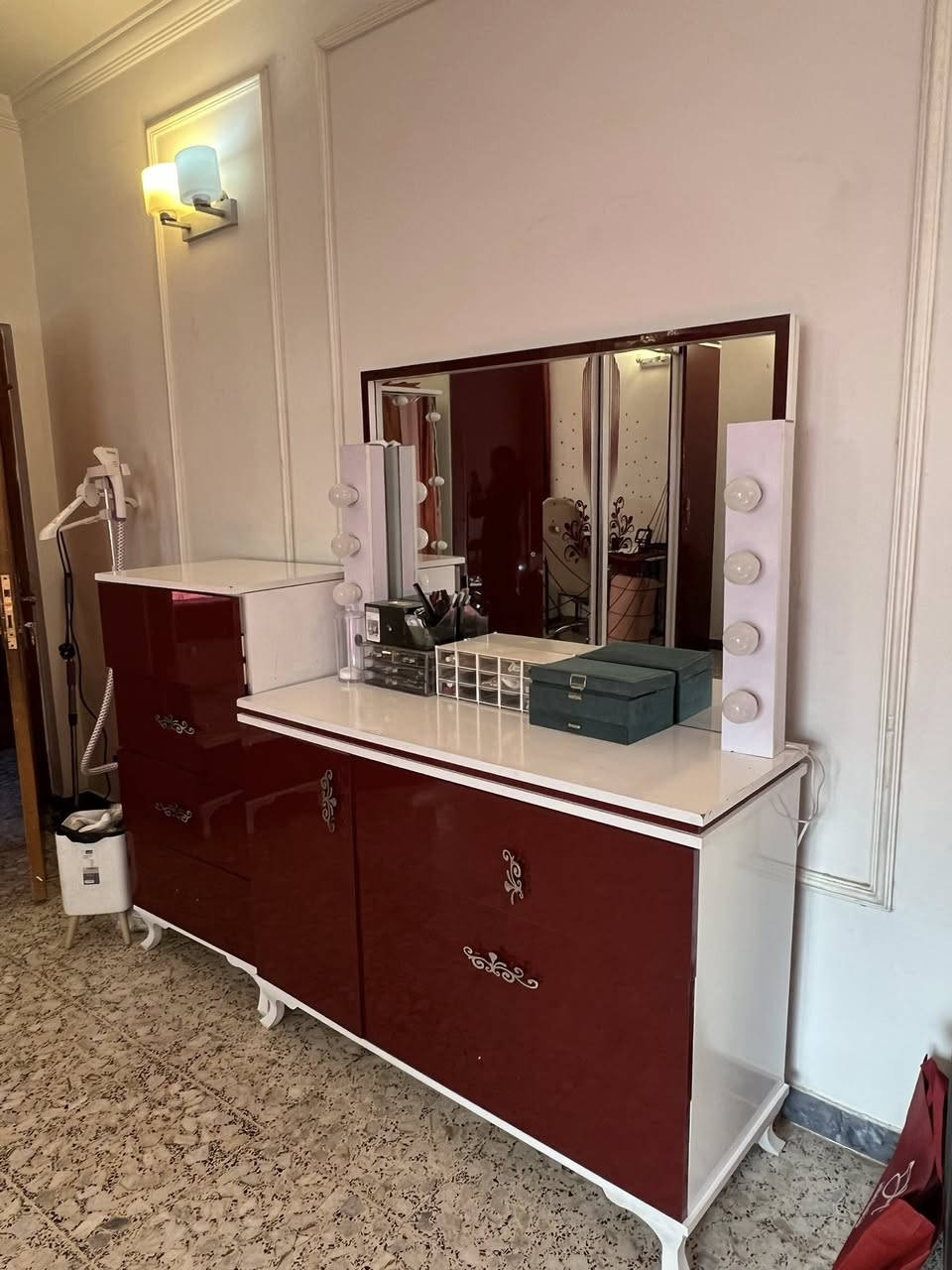 غرفة نوم للبيع تتكون من ٦ قطع، سرير نفرين مع الدوشگ وكنتور وميز ومرايا وجرارات
سعر البيع ٣٥٠ الف
المكان بغداد الكراده


**إذا كنت صاحب هذا الإعلان وتريد حذفه لأي سبب، رجاءا أرسل رسالة إلى الدعم الفني**