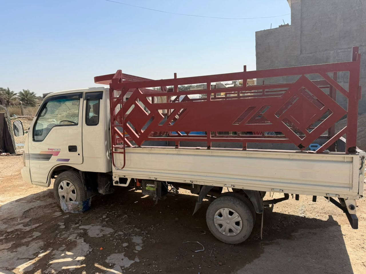 السلام عليكم للبيع كيا ام عيون موديل 2001 رقم شاصي بلادي رقم بغداد الدولي تحويل ثاني  كير ومكينه واكسن خير من الله كهربائيات كلها شغاله السعر 78 وبيها مجال استفسار اتصال على الرقم ***********
