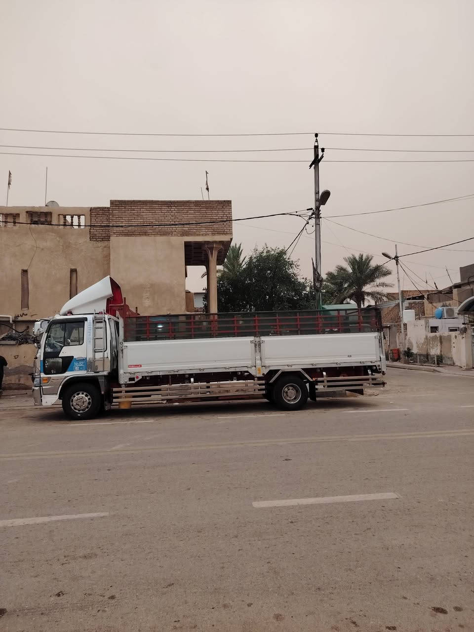 سلام عليكم سياره هينو انكر ستة وربع بلادي ٨٠ سوبر سياره جاهز من كلشي مكان كوت لشهداه ***********
