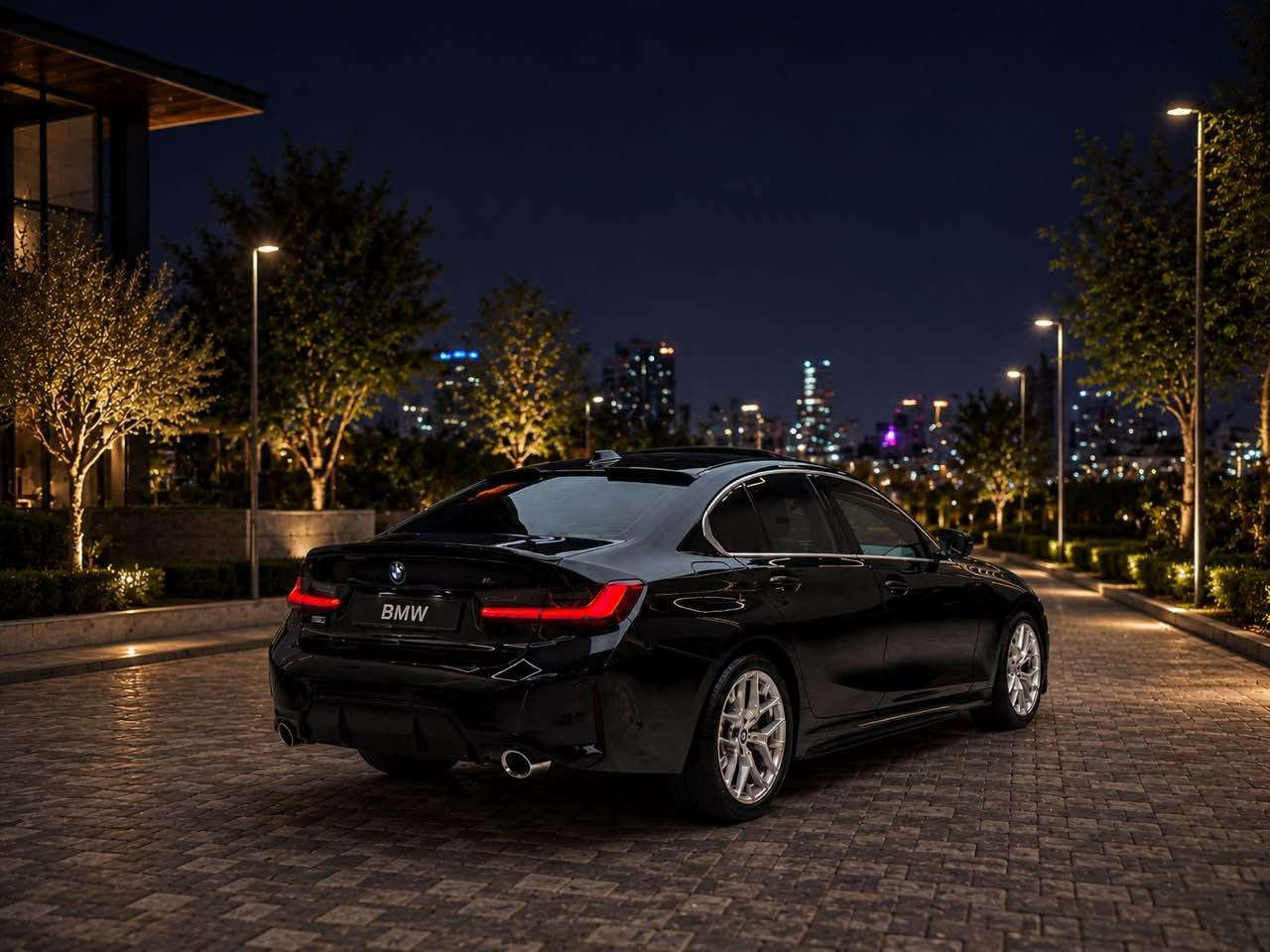 السلام عليكم
للبيع فقط فقط
                                                           330i BMW 2025
وارد امريكي 
داخل احمر
دفع خلفي السيارة
ثلاث انضمة سرعة 
قطعة واحدة صبغ ( فقط بنيد )
ايرباك فقط ستيرن وراجع سستم 
صفر مسج 
جديدة السيارة كلش 
ماشية 15 الف ميل فقط 
داخل شكل الجديد
انارة متغيرة الاوان 
رقم اربيل تحويل وكالة حاضر 
السعر 370 ورقة وبيه مجال بسيط 
مكان السيارة بغداد زيونة للستفسار *********** بغداد, العراق
