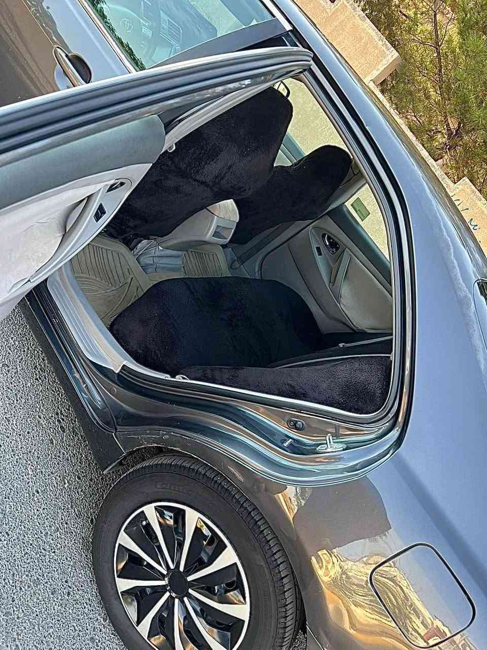 Toyota Camry 2009 Le 
کـامری 2009 
 - هیچی پـێوە نیـیە 
 - تەنهـا کاڵ بوونەوەی هەیە و بێ بۆیـاخە 
 - تەقە و ڕەقە و کارەبای هەموو شتێک بە شەرت
 - ٤ تـایەی لۆکی لە ژێرە 
 - سەیارەکە بێ مەسروف و بێ کێشەیە 
 - سەنەوی تـا ٢٠٢٣٠ تازەیە 
 - کـارت بەنزینی هـەیە و بە ناو خۆمانەوەیە 
 - نـرخی کۆتای ٩٠ گەڵا و مەجالێکی کەم     *********** شمشمل, السليمانية
