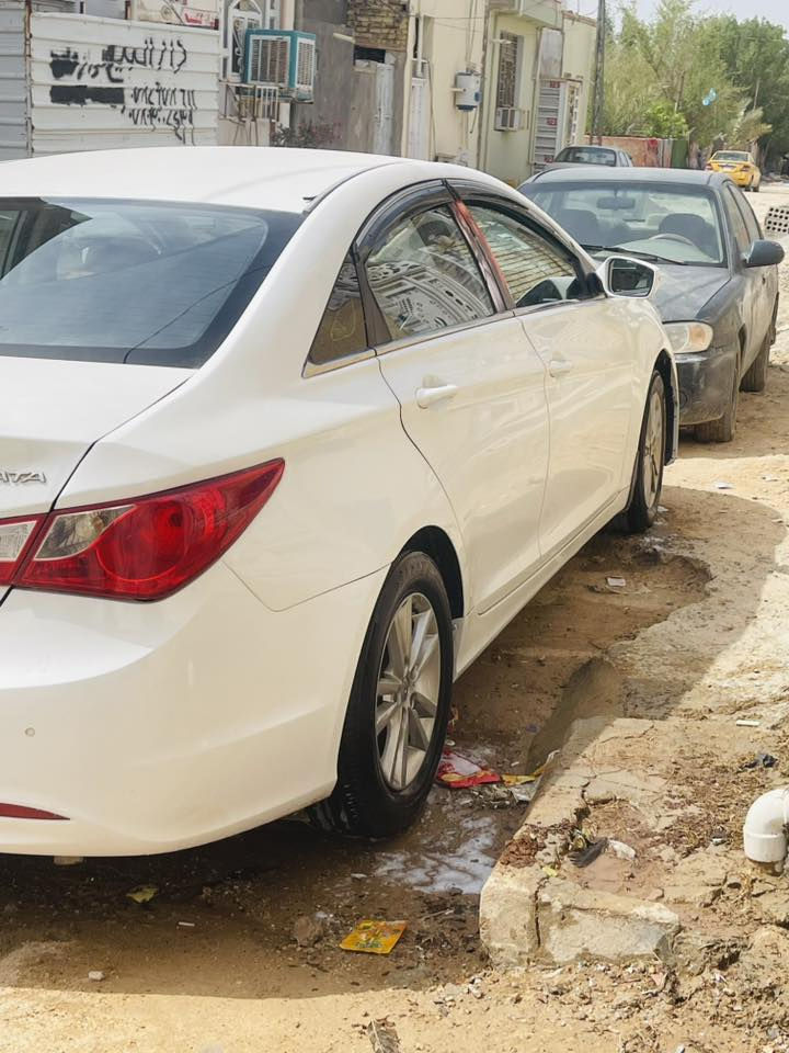 سلام عليكم سياره البيع سوناتا مديل ١٢سياره حلوه وكبل الشارع سياره كير مكينه حداديه تبريد كله جديد سياره بيه جاملغ المامي وباب السايق فقط خليجي  رقمه اربيل تريد تحويل تريد وكاله المكان نجف السعر ٨٨وبيه مجال الشراي الرقم الاول تصال ولثاني وتساب ***********/***********
