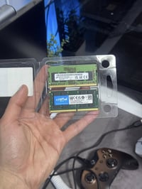 رامات DDR4 واحد 32 والثاني 8 جديدات لوك السعر 175 للقطعتين متوفر توصيل...